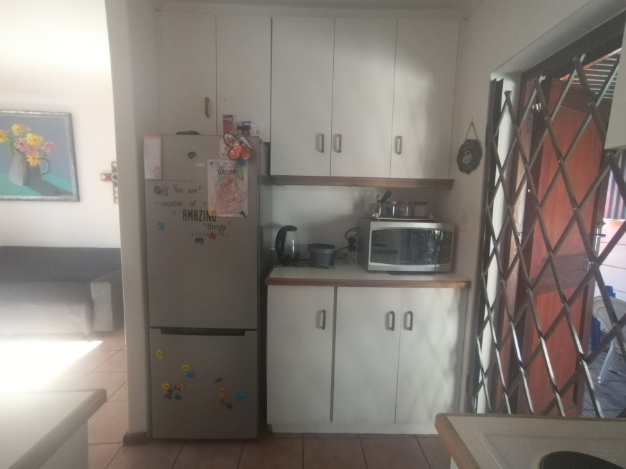 2 Bedroom Property for Sale in Oakglen Western Cape